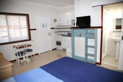 Across Country Motor Inn - Phillip Island Accommodation 2