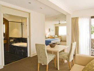 Waves Byron Bay - Phillip Island Accommodation 4