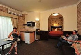 Highlander Motor Inn And Apartments - Phillip Island Accommodation 0