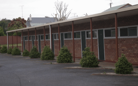 Le Cavalier Court Motel - Phillip Island Accommodation 2