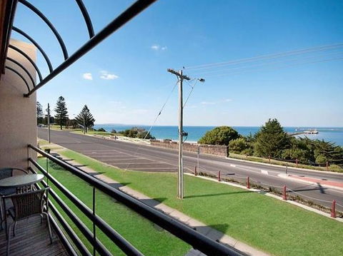 Centreport Units - Phillip Island Accommodation 1