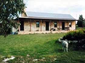Mt Dutton Bay Woolshed Heritage Cottage - Phillip Island Accommodation 0