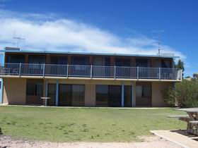 Moonta Bay Beach Villas - Phillip Island Accommodation 0