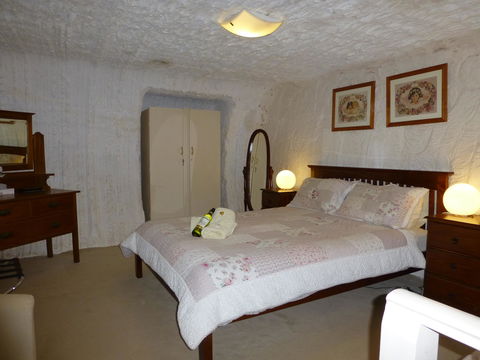 Underground Bed And Breakfast - Phillip Island Accommodation 0