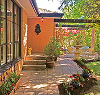 Adelaide Hills Retreats - Villa Lemoni - Phillip Island Accommodation