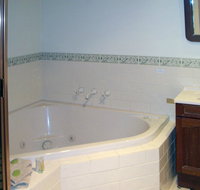 McLaren Ridge 1 - McLaren Ridge Log Cabins - Phillip Island Accommodation