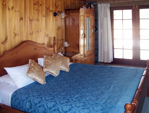 McLaren Ridge 1 - McLaren Ridge Log Cabins - Phillip Island Accommodation 1