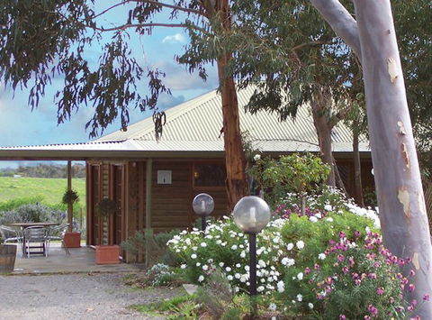 McLaren Ridge 1 - McLaren Ridge Log Cabins - Phillip Island Accommodation 6