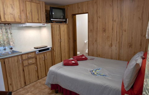 Moonta Bay Road Cabins And Cottages - Phillip Island Accommodation 5