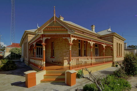 Myras Moonta Retreat - Phillip Island Accommodation 0
