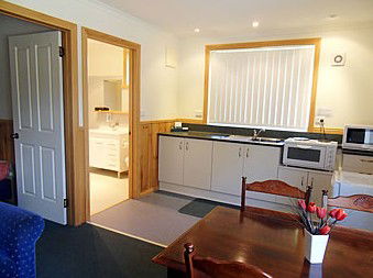 Driftwood Strahan Villas - Phillip Island Accommodation 3