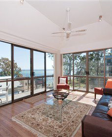 Magnus Street Treetops - Phillip Island Accommodation 1