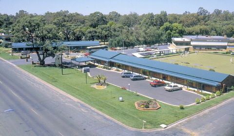 Deniliquin Country Club Motor Inn - Phillip Island Accommodation 0