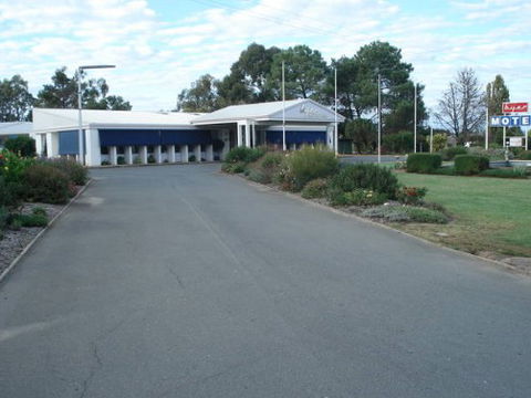 Byer Fountain Motor Inn - Phillip Island Accommodation 0