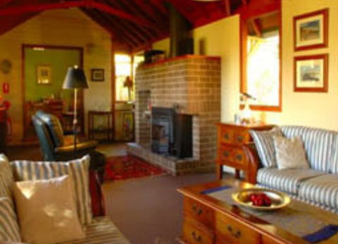 Broomelea - Phillip Island Accommodation 0