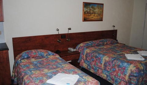 Amber Court Coonabarabran - Phillip Island Accommodation 4
