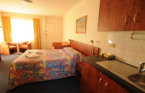 Amber Court Coonabarabran - Phillip Island Accommodation 5