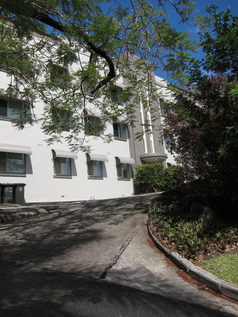 Hampton Court Apartments - Phillip Island Accommodation 3