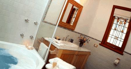 Carriages Country House - Phillip Island Accommodation 5