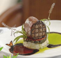 Absolute Beachfront Novotel Pacific Bay