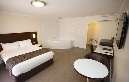Country Comfort Premier Motel - Phillip Island Accommodation 3