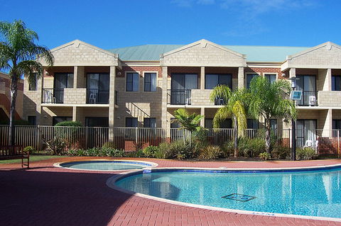 Country Comfort Inter City Perth Hotel & Apartments - Phillip Island Accommodation 0