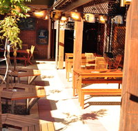 Brecknock Hotel - Phillip Island Accommodation