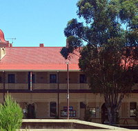 Peterborough Railway Hotel - Phillip Island Accommodation
