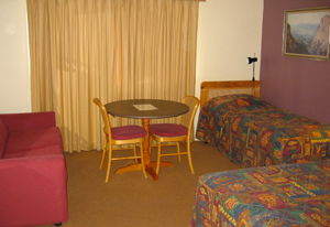 Highlands Motor Inn - Phillip Island Accommodation 2