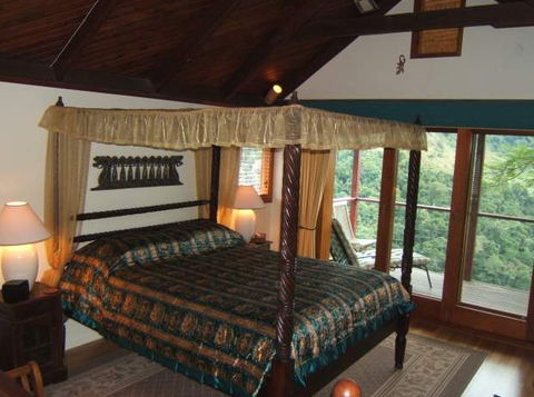 Maleny Tropical Retreat - Phillip Island Accommodation 2