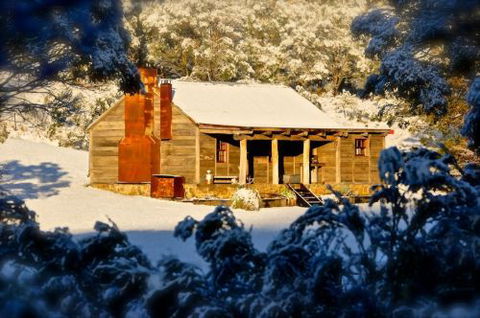 Moonbah Hut - Phillip Island Accommodation 2