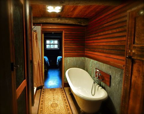Moonbah Hut - Phillip Island Accommodation 3