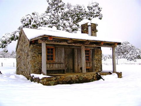 Moonbah Hut - Phillip Island Accommodation 5