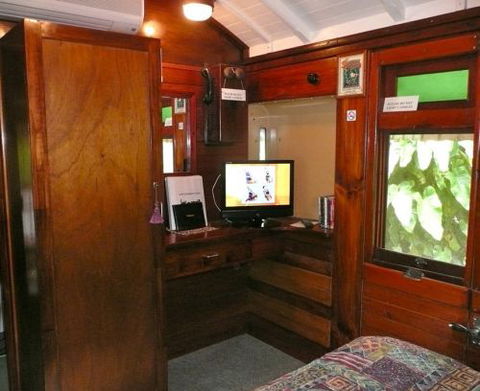 Mt Nebo Railway Carriage & Chalet - Phillip Island Accommodation 2