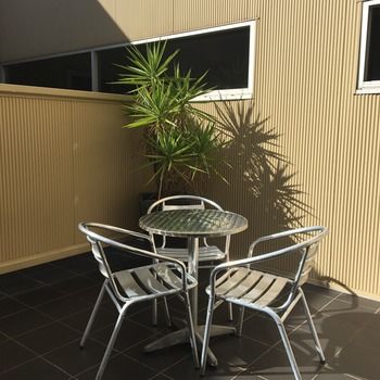 Ramada Encore Dandenong - Phillip Island Accommodation 16