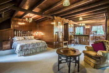 A Camelot Tower & Penthouse - Phillip Island Accommodation 36