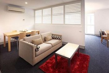 Crown On Darby - Phillip Island Accommodation 5
