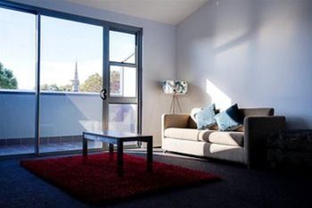 Crown On Darby - Phillip Island Accommodation 17
