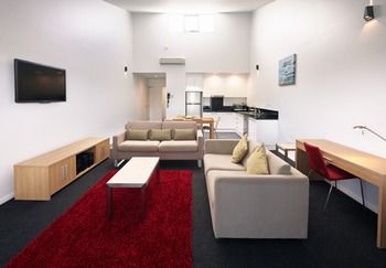 Crown On Darby - Phillip Island Accommodation 18