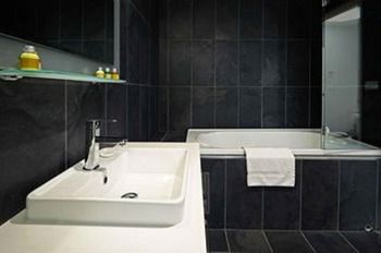Crown On Darby - Phillip Island Accommodation 21