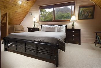 Glass House Mountains Ecolodge - Phillip Island Accommodation 16