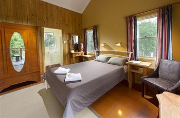 Glass House Mountains Ecolodge - Phillip Island Accommodation 10