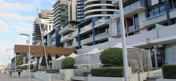 Apartments Melbourne Domain - Docklands - Phillip Island Accommodation 5