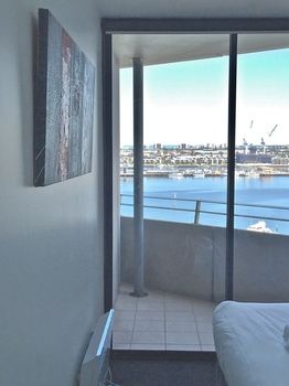 Apartments Melbourne Domain - Docklands - Phillip Island Accommodation 7