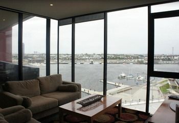 Apartments Melbourne Domain - Docklands - Phillip Island Accommodation 13