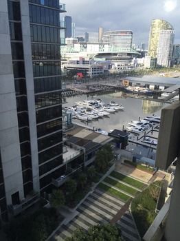 Apartments Melbourne Domain - Docklands - Phillip Island Accommodation 26