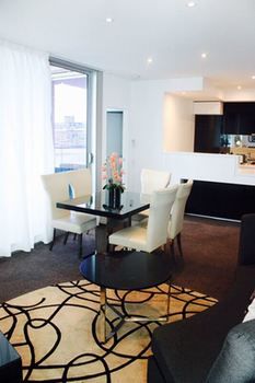 Apartments Melbourne Domain - Docklands - Phillip Island Accommodation 37