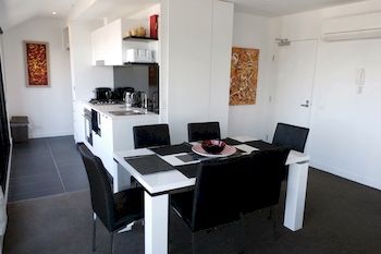 Aura On Flinders Serviced Apartments - Phillip Island Accommodation 6