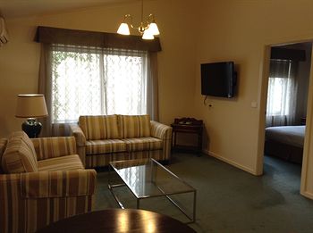 Elizabethan Lodge - Phillip Island Accommodation 8