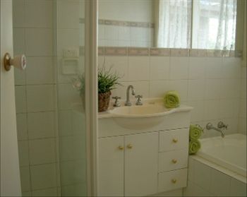 Australian Home Away @ Doncaster Grange Park - Phillip Island Accommodation 0